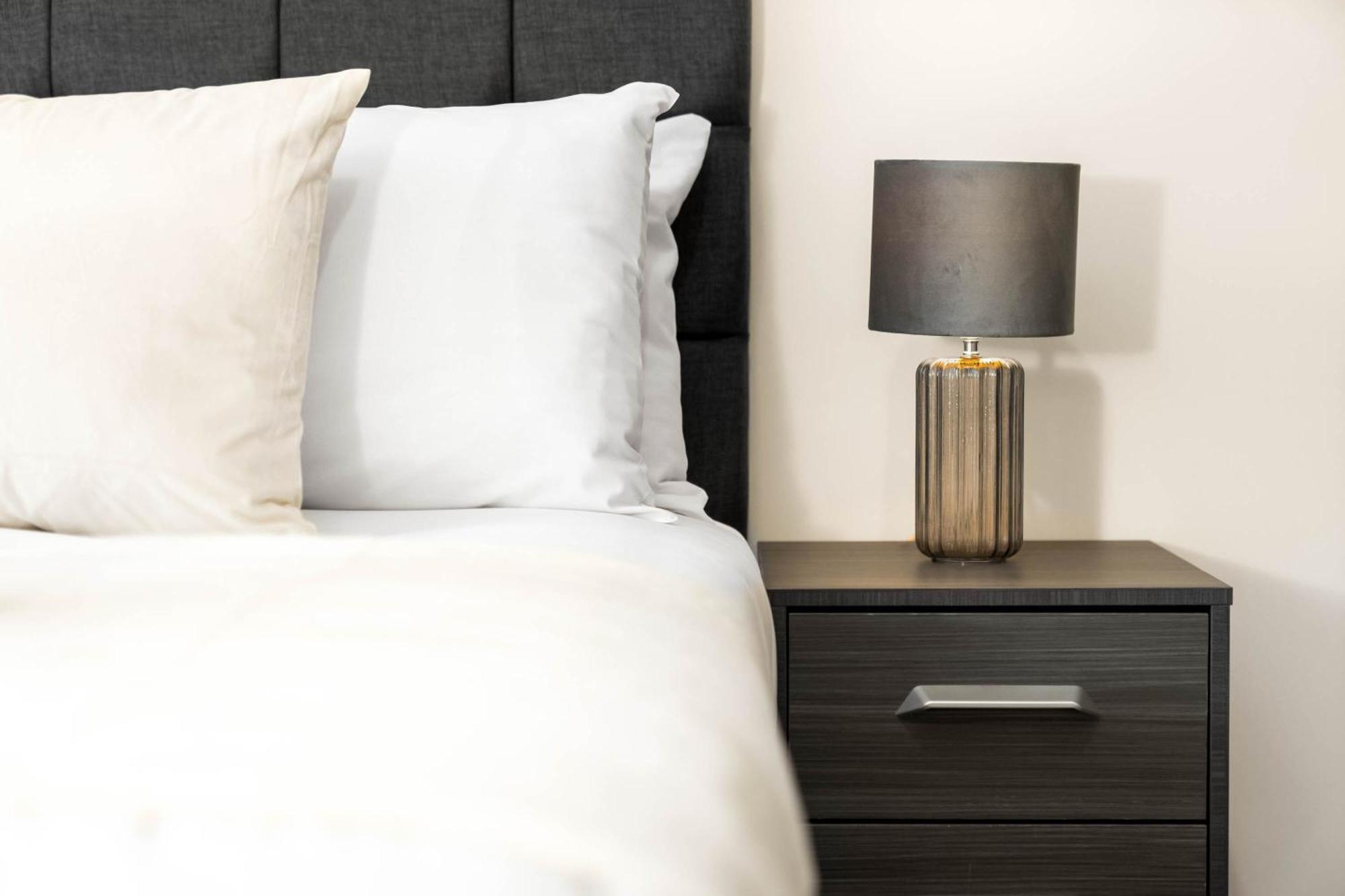 New Luxury Two Bedroom - Centre - Netflix - Wifi - Rated - Jq 8ah *
